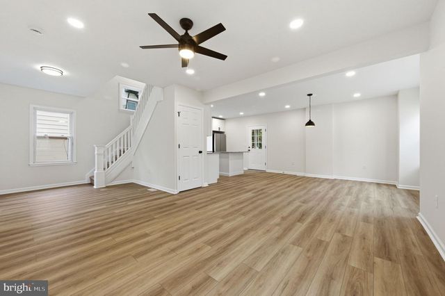 4 N CHESTER PIKE, Glenolden, PA 19036