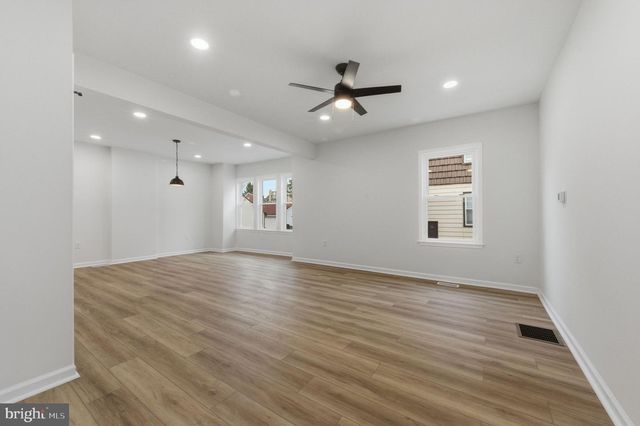 4 N CHESTER PIKE, Glenolden, PA 19036