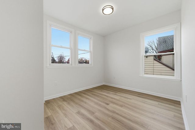 4 N CHESTER PIKE, Glenolden, PA 19036