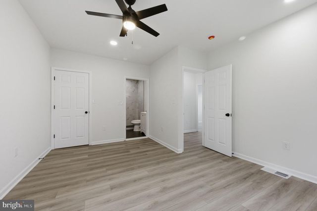 4 N CHESTER PIKE, Glenolden, PA 19036