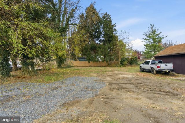 4 N CHESTER PIKE, Glenolden, PA 19036