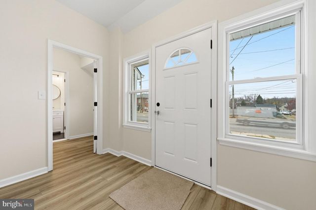 4 N CHESTER PIKE, Glenolden, PA 19036