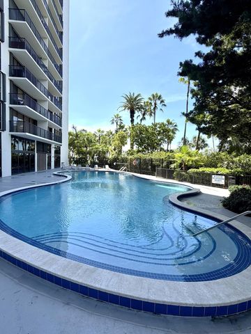1450 BRICKELL BAY Drive 1702, Miami, FL 33131