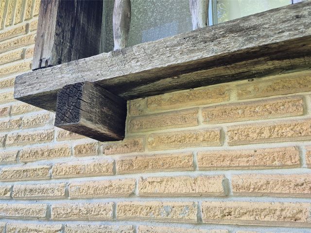 304 Avondale Lane, Friendswood, TX 77546