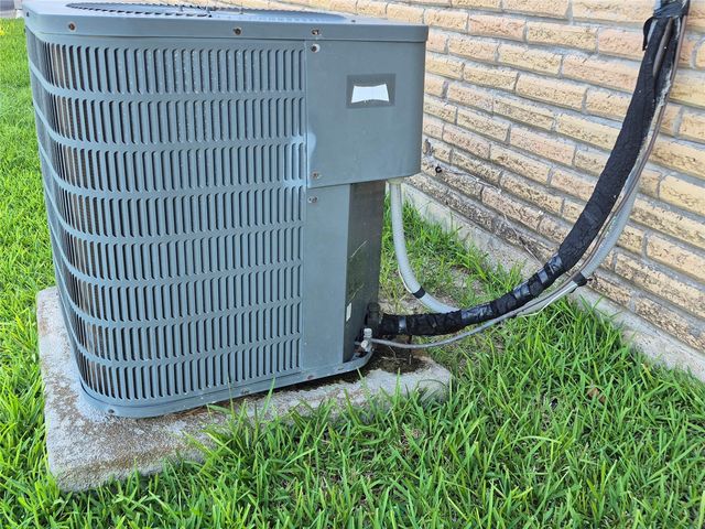 304 Avondale Lane, Friendswood, TX 77546