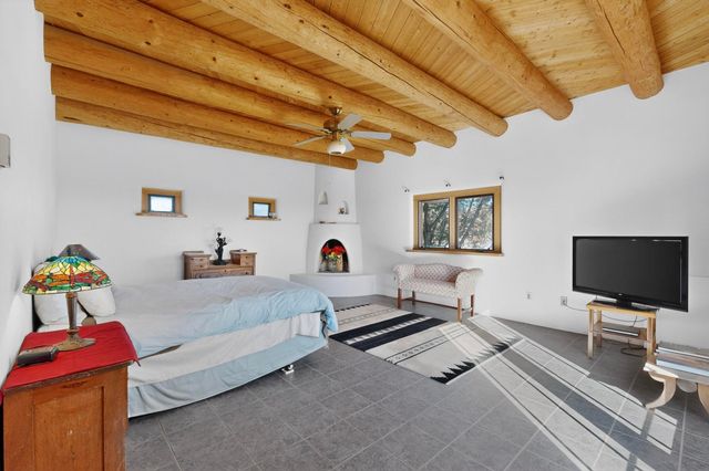 4 Cerrado Loop, Santa Fe, NM 87508