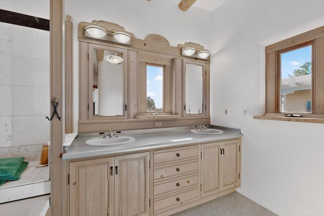 4 Cerrado Loop, Santa Fe, NM 87508