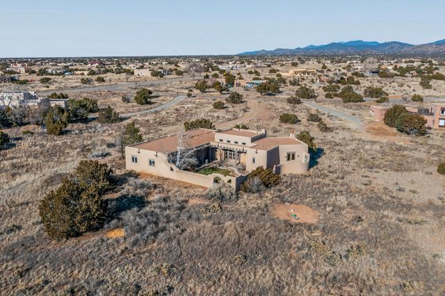 4 Cerrado Loop, Santa Fe, NM 87508
