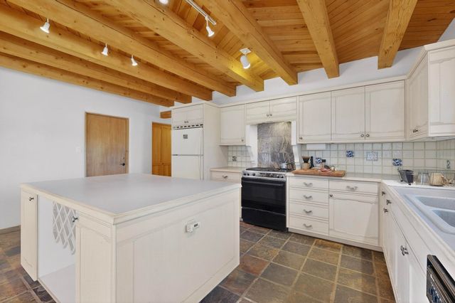 4 Cerrado Loop, Santa Fe, NM 87508