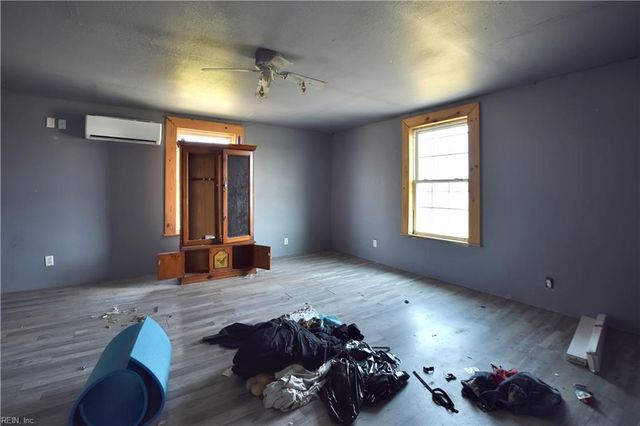 8433 Short LN, Suffolk, VA 23438