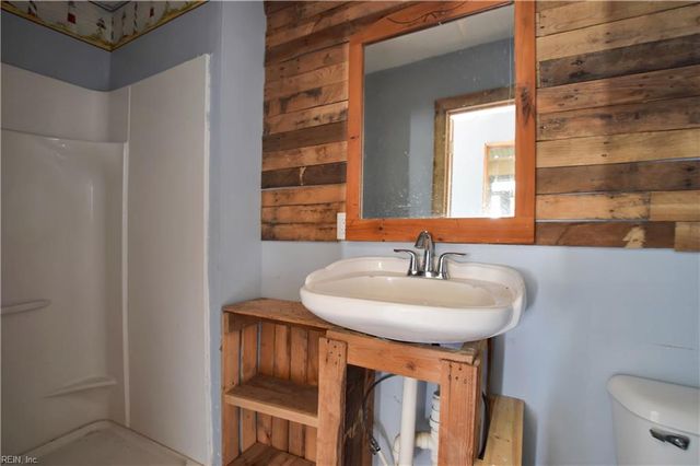 8433 Short LN, Suffolk, VA 23438