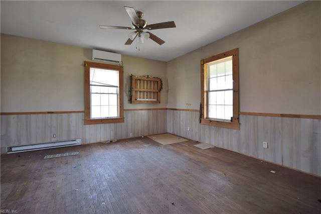 8433 Short LN, Suffolk, VA 23438