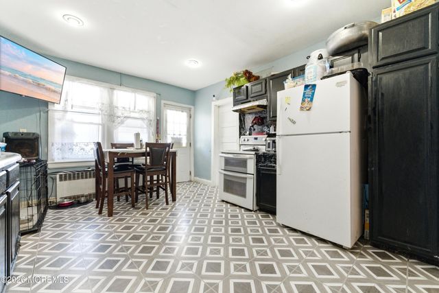 52 Park Avenue, Flemington, NJ 08822