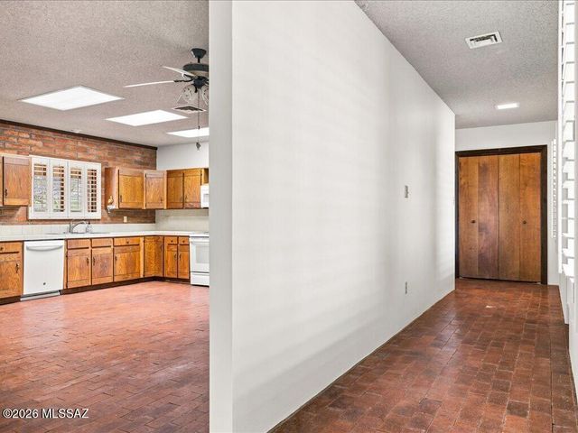 9700 E Andrada Road, Vail, AZ 85641