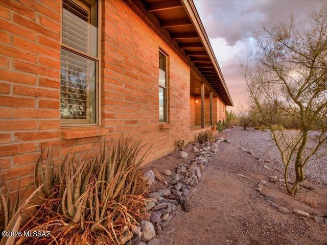 9700 E Andrada Road, Vail, AZ 85641