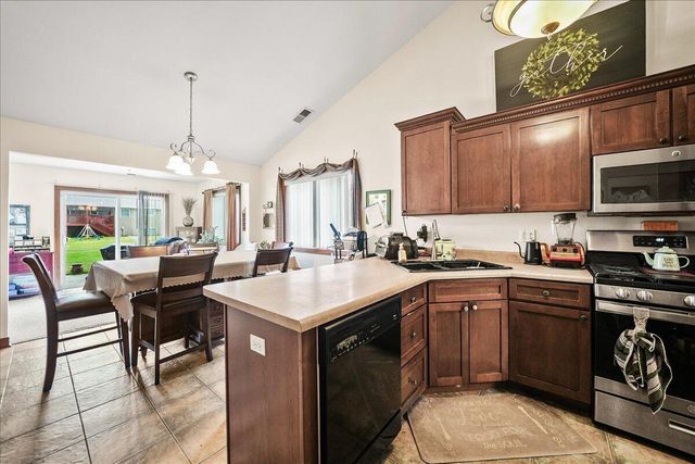 7722 Tanager Street, Hobart, IN 46342