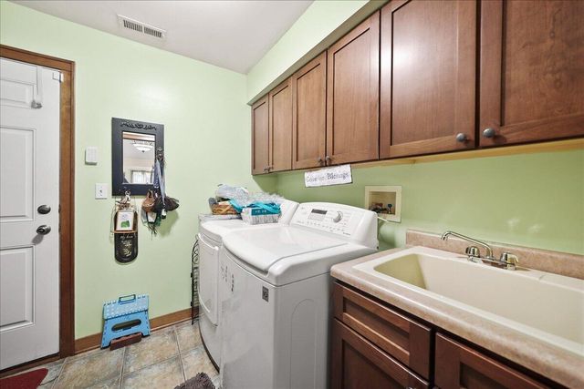7722 Tanager Street, Hobart, IN 46342