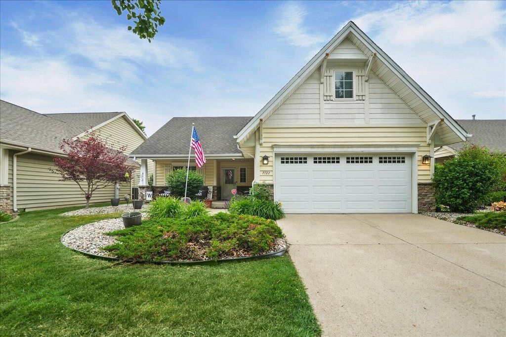 7722 Tanager Street, Hobart, IN 46342