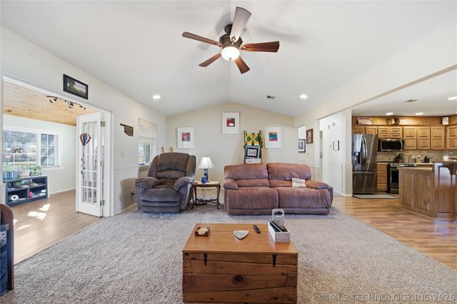 210 S Whittington Street, Salina, OK 74365