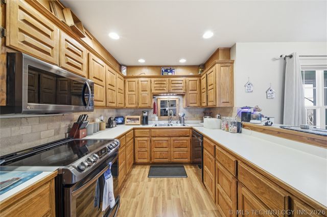 210 S Whittington Street, Salina, OK 74365