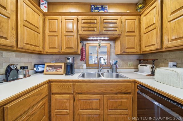 210 S Whittington Street, Salina, OK 74365