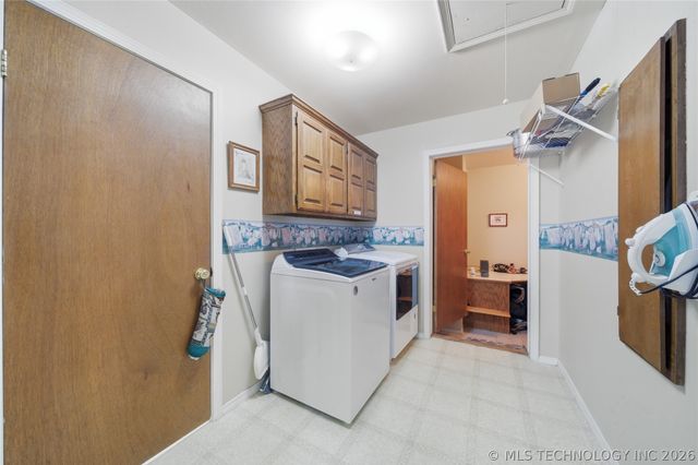 210 S Whittington Street, Salina, OK 74365