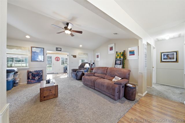 210 S Whittington Street, Salina, OK 74365