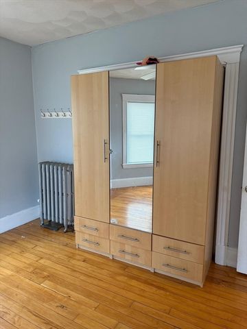 25 Seafoam Ave 1, Winthrop, MA 02152