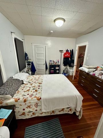 25 Seafoam Ave 1, Winthrop, MA 02152