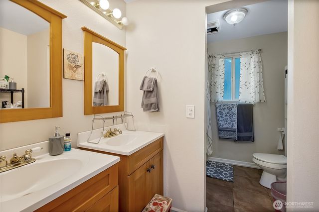 1212 4th Avenue SW, Puyallup, WA 98371