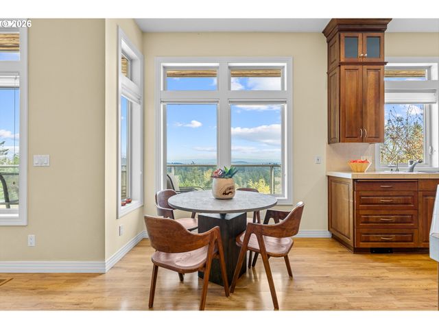 57 HIDALGO St, Lake Oswego, OR 97035