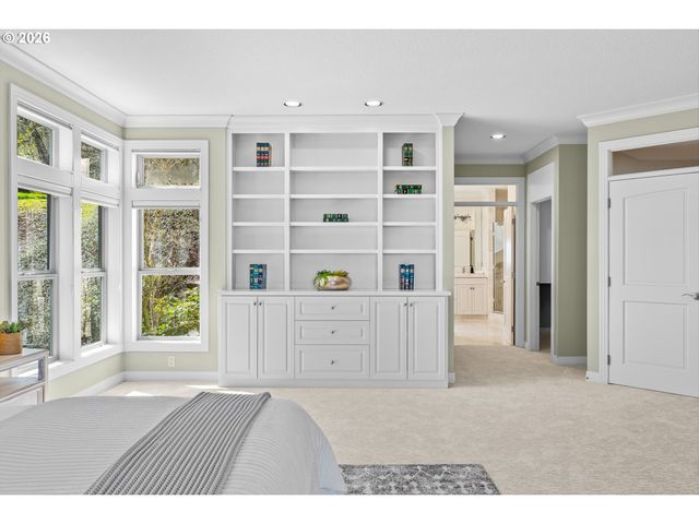 57 HIDALGO St, Lake Oswego, OR 97035