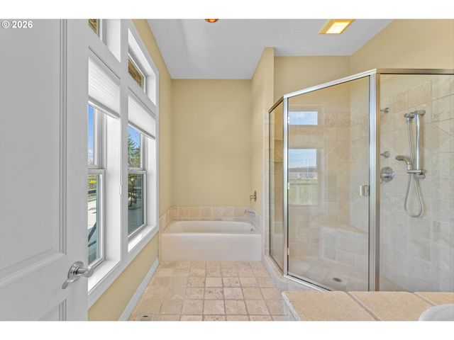 57 HIDALGO St, Lake Oswego, OR 97035