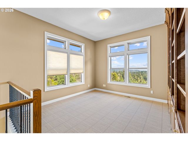 57 HIDALGO St, Lake Oswego, OR 97035