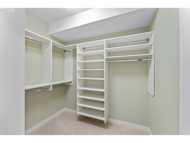 57 HIDALGO St, Lake Oswego, OR 97035