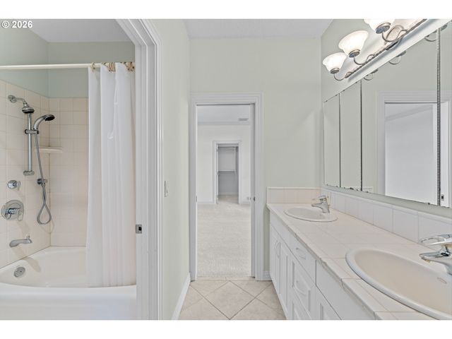 57 HIDALGO St, Lake Oswego, OR 97035