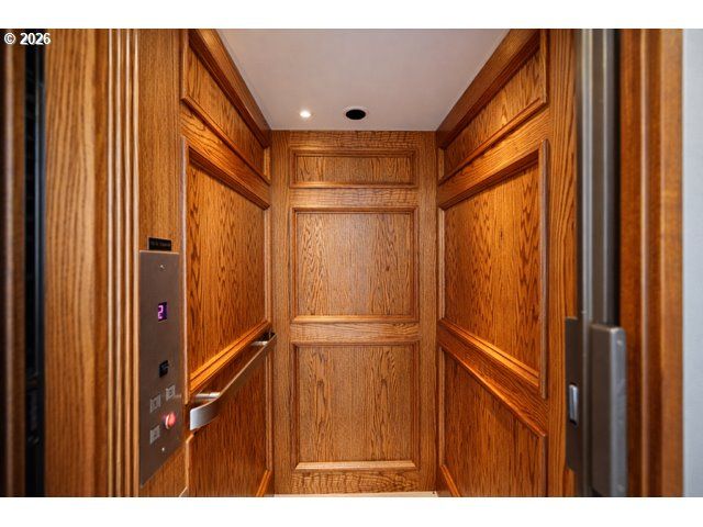 57 HIDALGO St, Lake Oswego, OR 97035