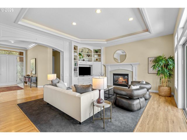 57 HIDALGO St, Lake Oswego, OR 97035