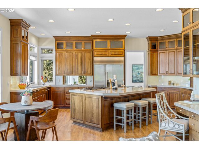 57 HIDALGO St, Lake Oswego, OR 97035