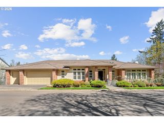 57 HIDALGO St, Lake Oswego, OR 97035