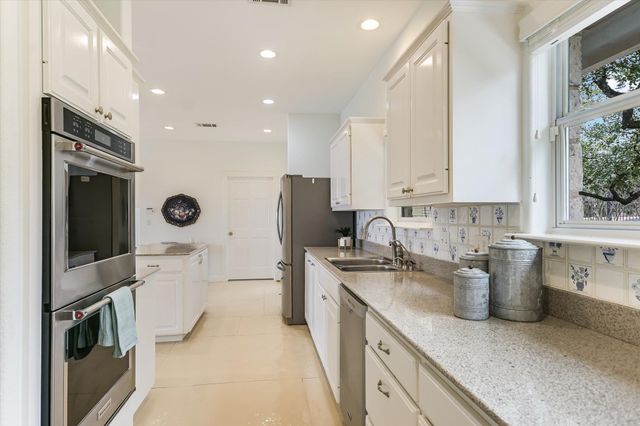 816 BUTTERCUP LN, Wimberley, TX 78676