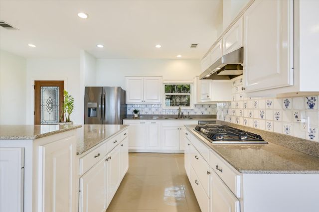 816 BUTTERCUP LN, Wimberley, TX 78676