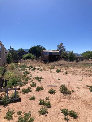 6 Holiday Drive, Los Lunas, NM 87031