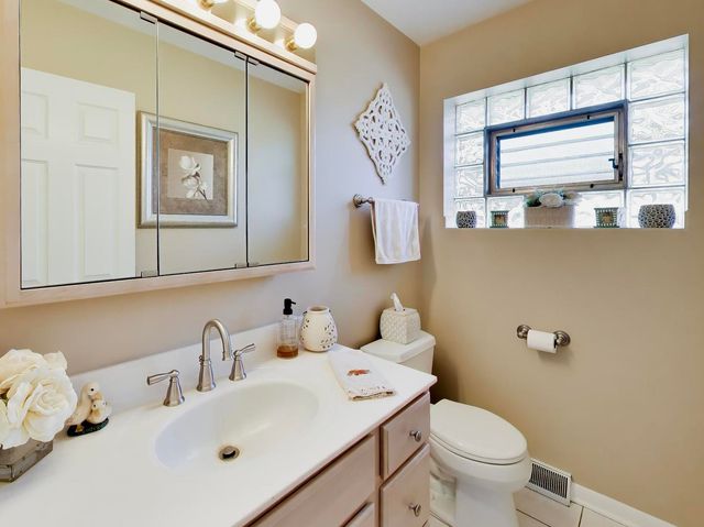 8547 W Saint Joseph Avenue, Chicago, IL 60656