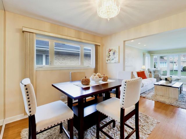 8547 W Saint Joseph Avenue, Chicago, IL 60656