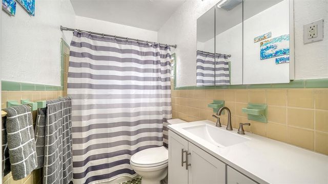 1903 OAK STREET, Sarasota, FL 34236