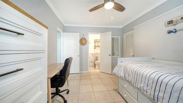 1903 OAK STREET, Sarasota, FL 34236