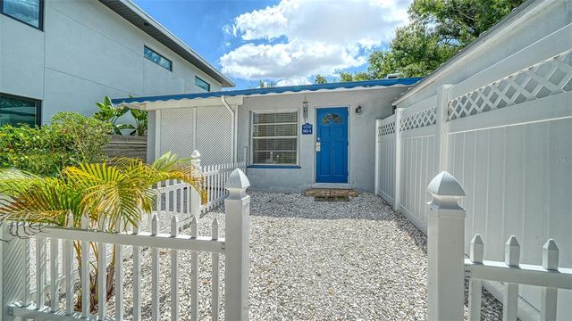 1903 OAK STREET, Sarasota, FL 34236