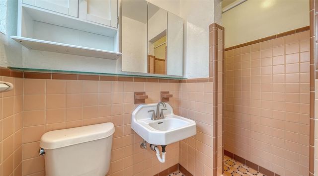 1903 OAK STREET, Sarasota, FL 34236