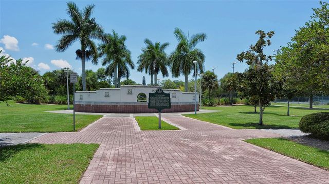1903 OAK STREET, Sarasota, FL 34236